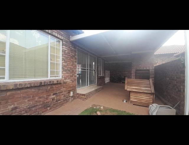 3 BEDROOM PROPERTY TO RENT IN THATCHFIELD